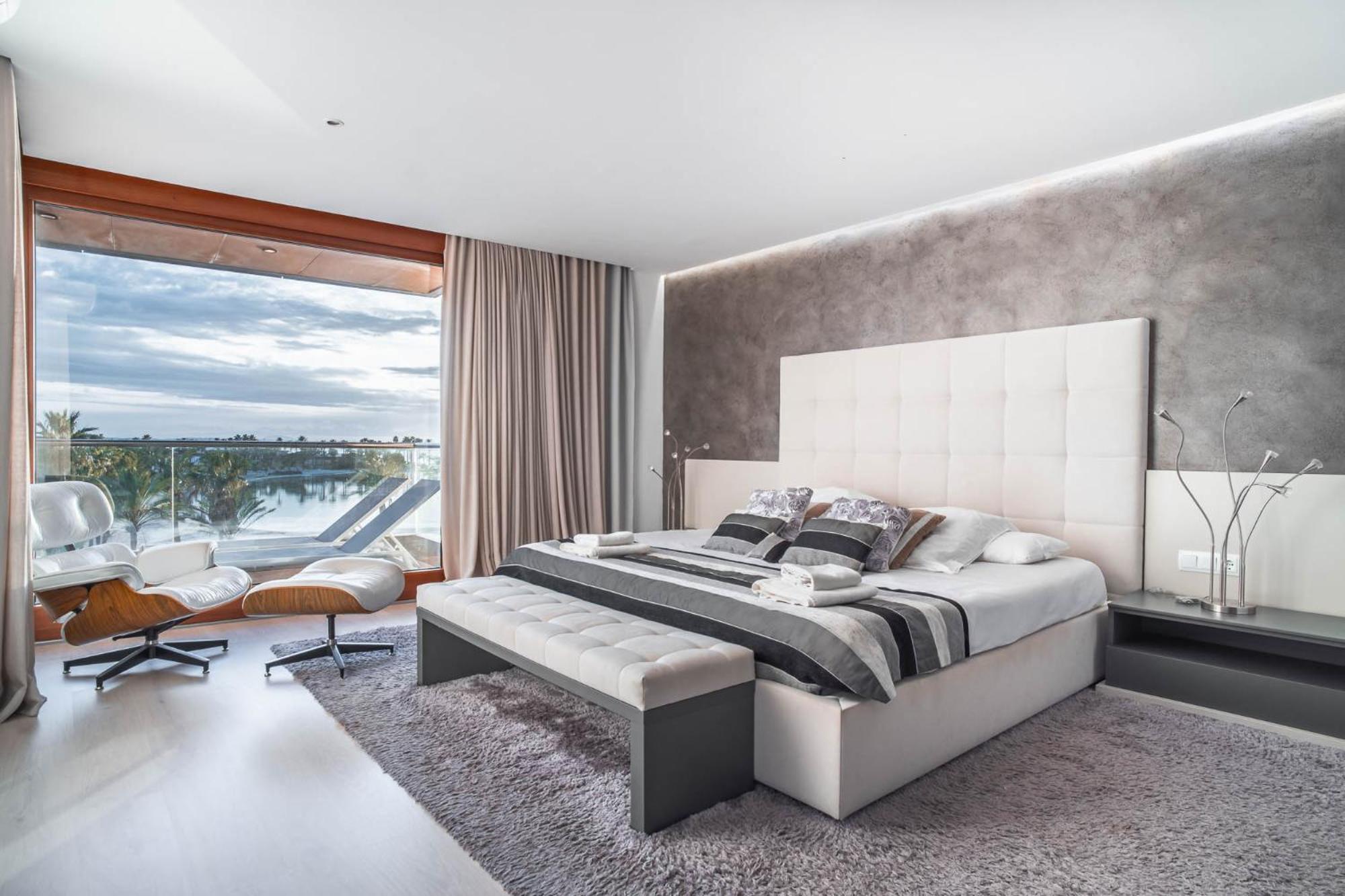 Luxury Sea View Apartment In Puerto De Alcudia Ngoại thất bức ảnh